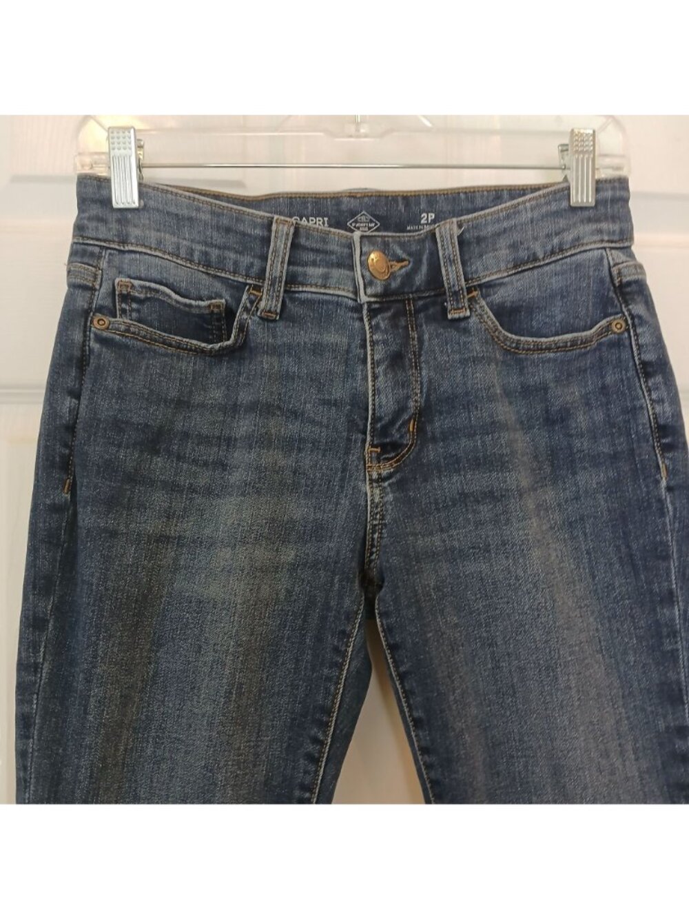 St Johns Bay Womens 2P Petite Capri Jeans Medium Wash Denim 5-Pocket Design #D46 - Picture 8 of 11